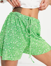 Load image into Gallery viewer, Ditsy Floral Plisse Short In Green
