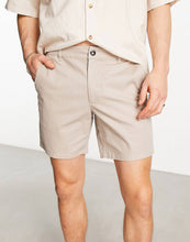 Load image into Gallery viewer, Men&#39;s Slim Chino Shorts In Mid Length In Beige - Beige
