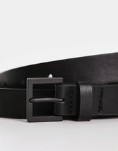 Load image into Gallery viewer, Men&#39;s Smart Faux Leather Skinny Belt With Matte Black Buckle In Black
