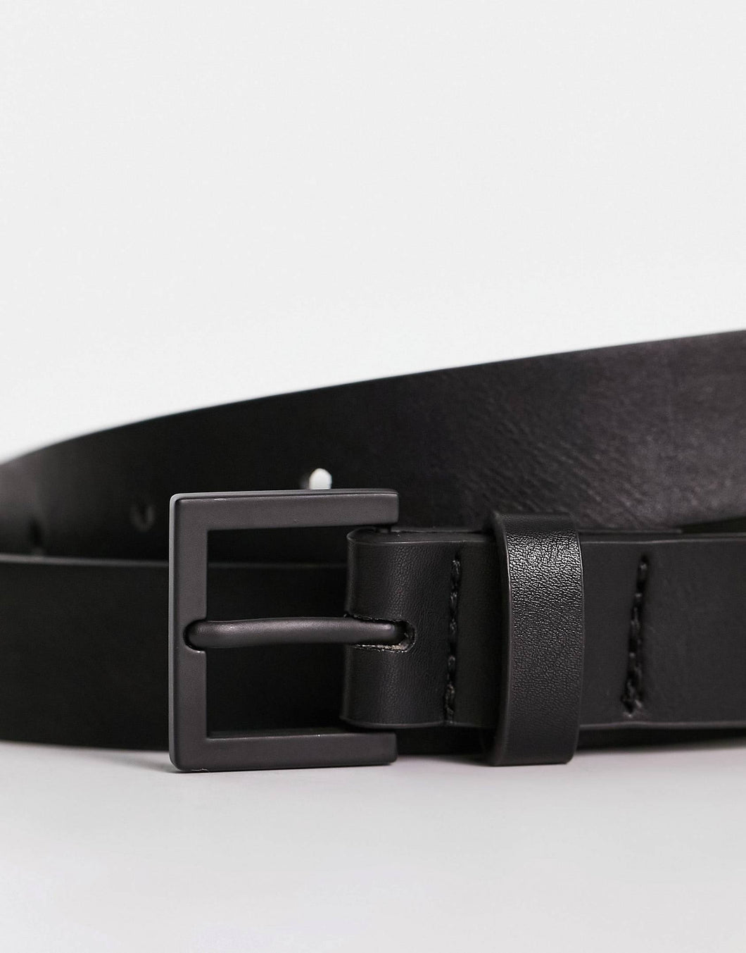 Men's Smart Faux Leather Skinny Belt With Matte Black Buckle In Black