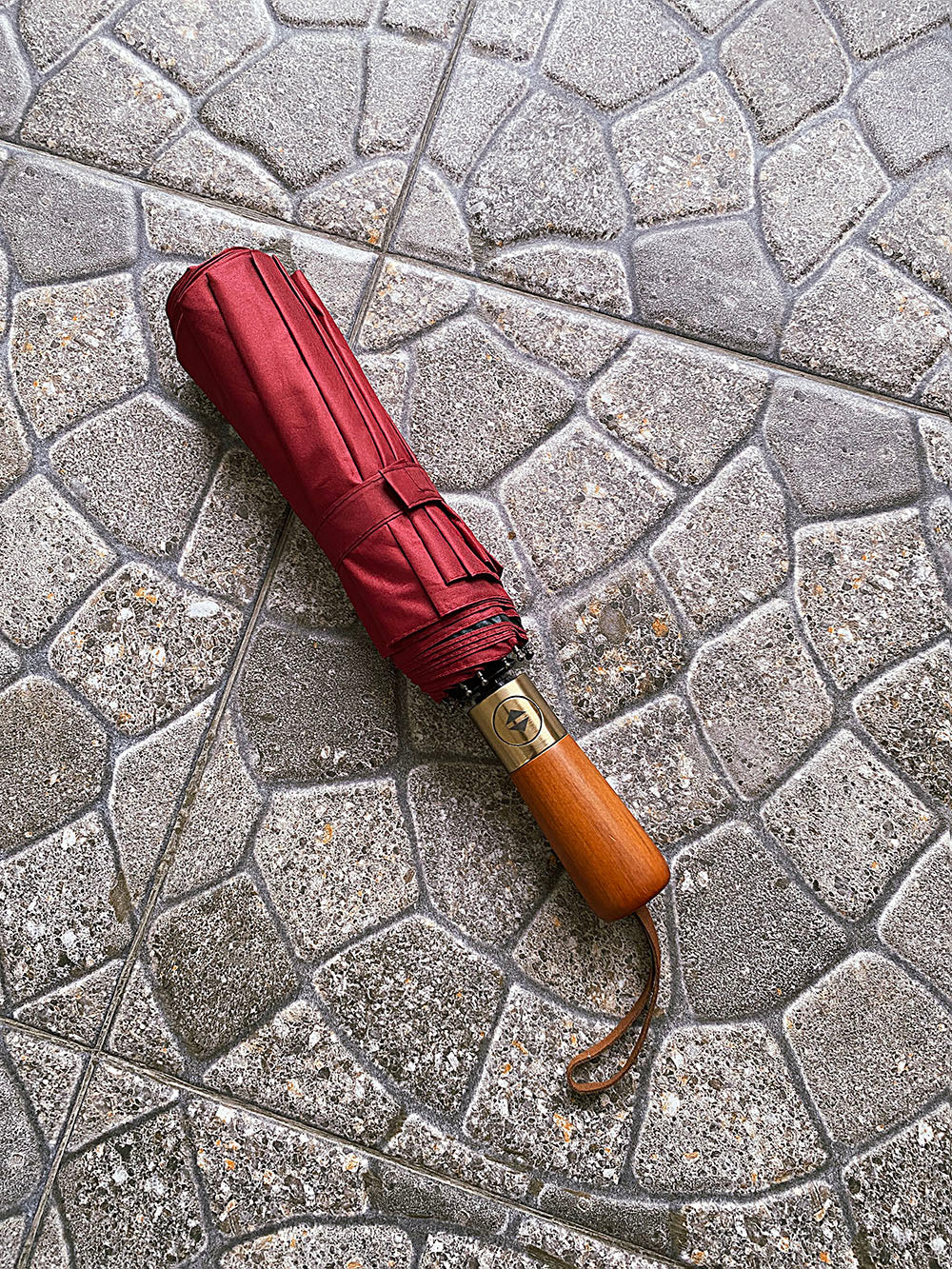 Log Handle Umbrella in Red