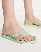 Load image into Gallery viewer, Anatomic Flip Flops In Mint
