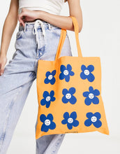 Load image into Gallery viewer, Flower Print Tote Bag In Orange
