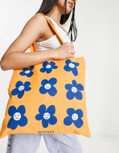 Load image into Gallery viewer, Flower Print Tote Bag In Orange
