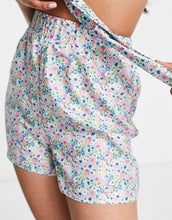 Load image into Gallery viewer, Beach Short Co-Ord In Floral Disty Print
