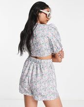 Load image into Gallery viewer, Beach Short Co-Ord In Floral Disty Print
