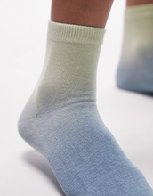 Load image into Gallery viewer, Ombre Sock In Blue And Green
